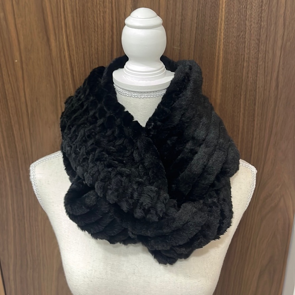 Calvin Klein Black Fleece Infinity Circle Scarf
